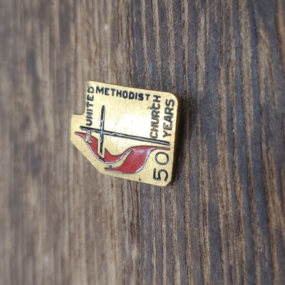 B307 10k unsigned 50th methodist church collectible pin brooch lapel - Picture 1 of 2